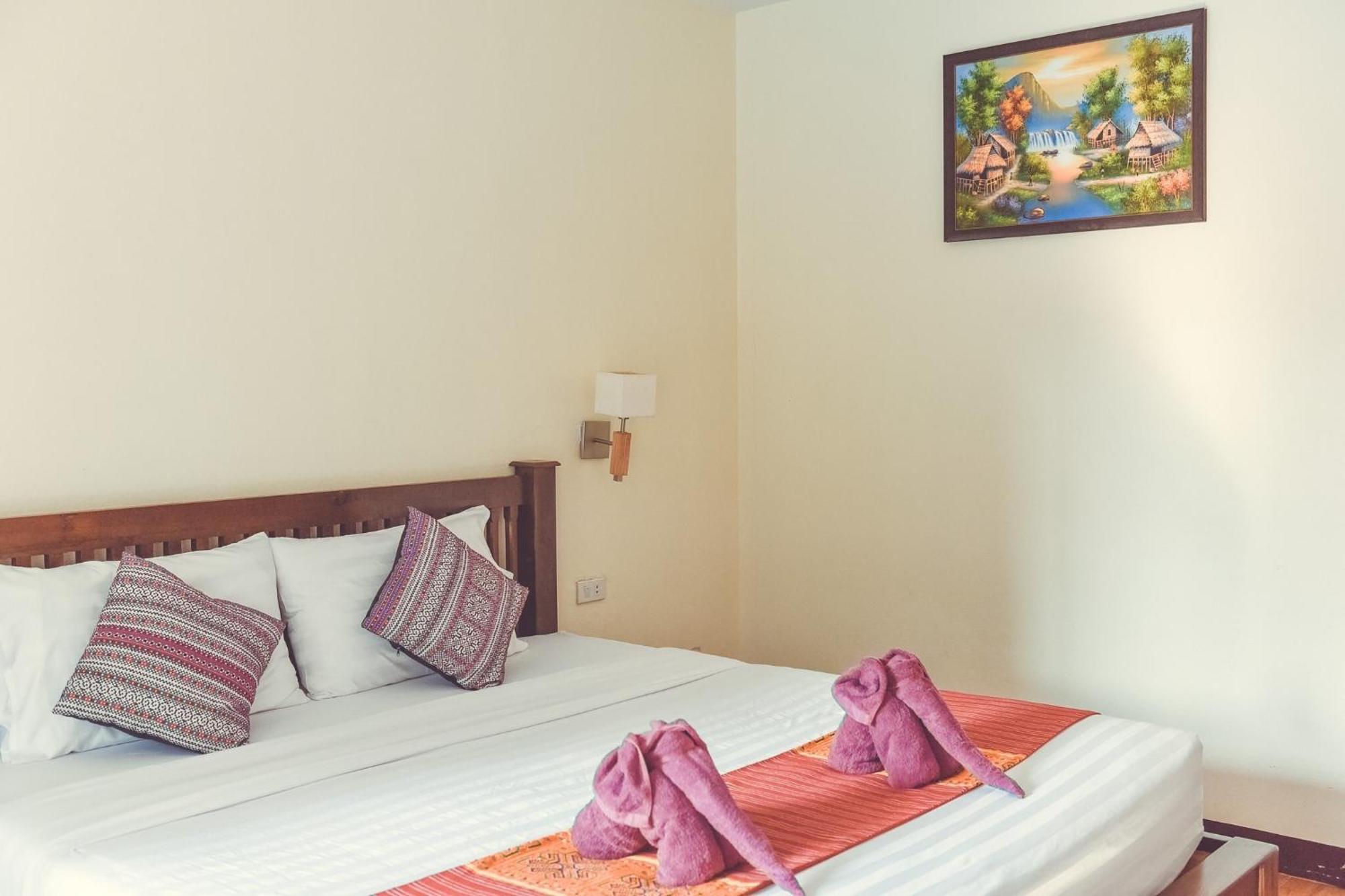 Riverside House Hotel Chiang Mai Bagian luar foto
