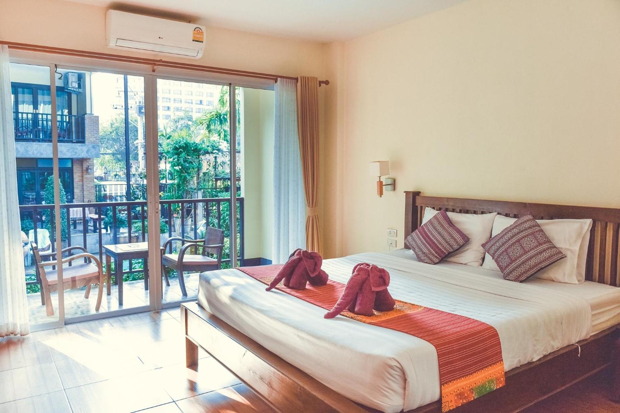 Riverside House Hotel Chiang Mai Bagian luar foto