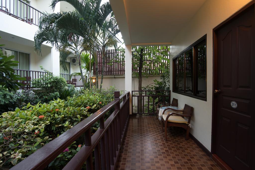 Riverside House Hotel Chiang Mai Bagian luar foto