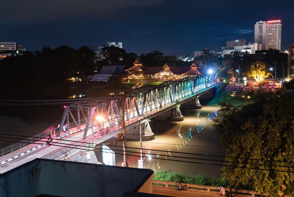 Riverside House Hotel Chiang Mai Bagian luar foto