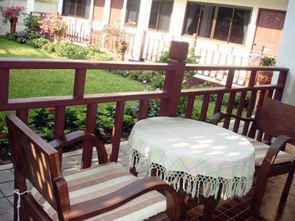 Riverside House Hotel Chiang Mai Bagian luar foto