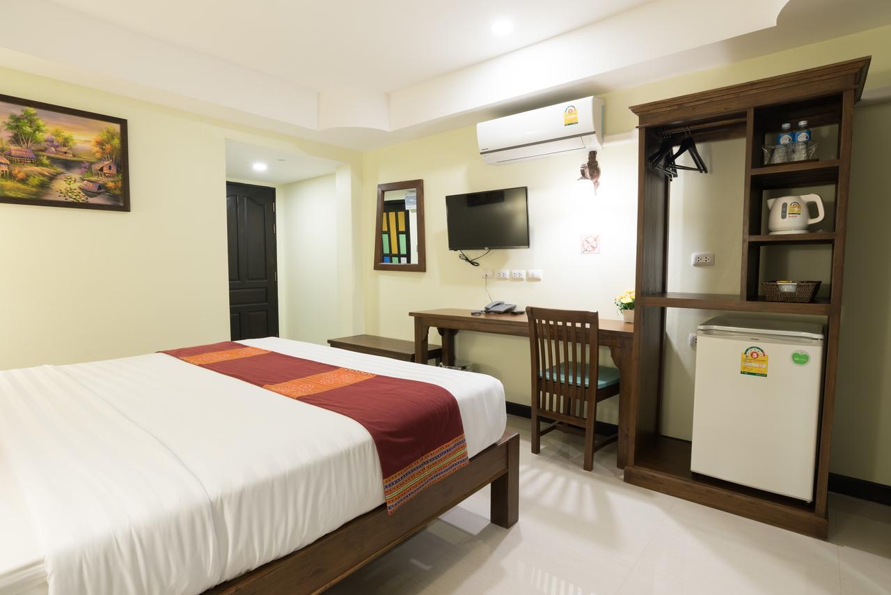 Riverside House Hotel Chiang Mai Bagian luar foto