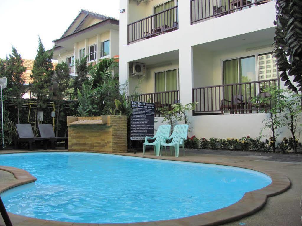Riverside House Hotel Chiang Mai Bagian luar foto